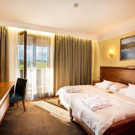 Hotel International Велика Ломниця Екстер'єр фото