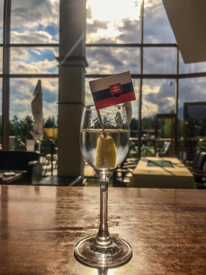 Hotel International Велика Ломниця Екстер'єр фото