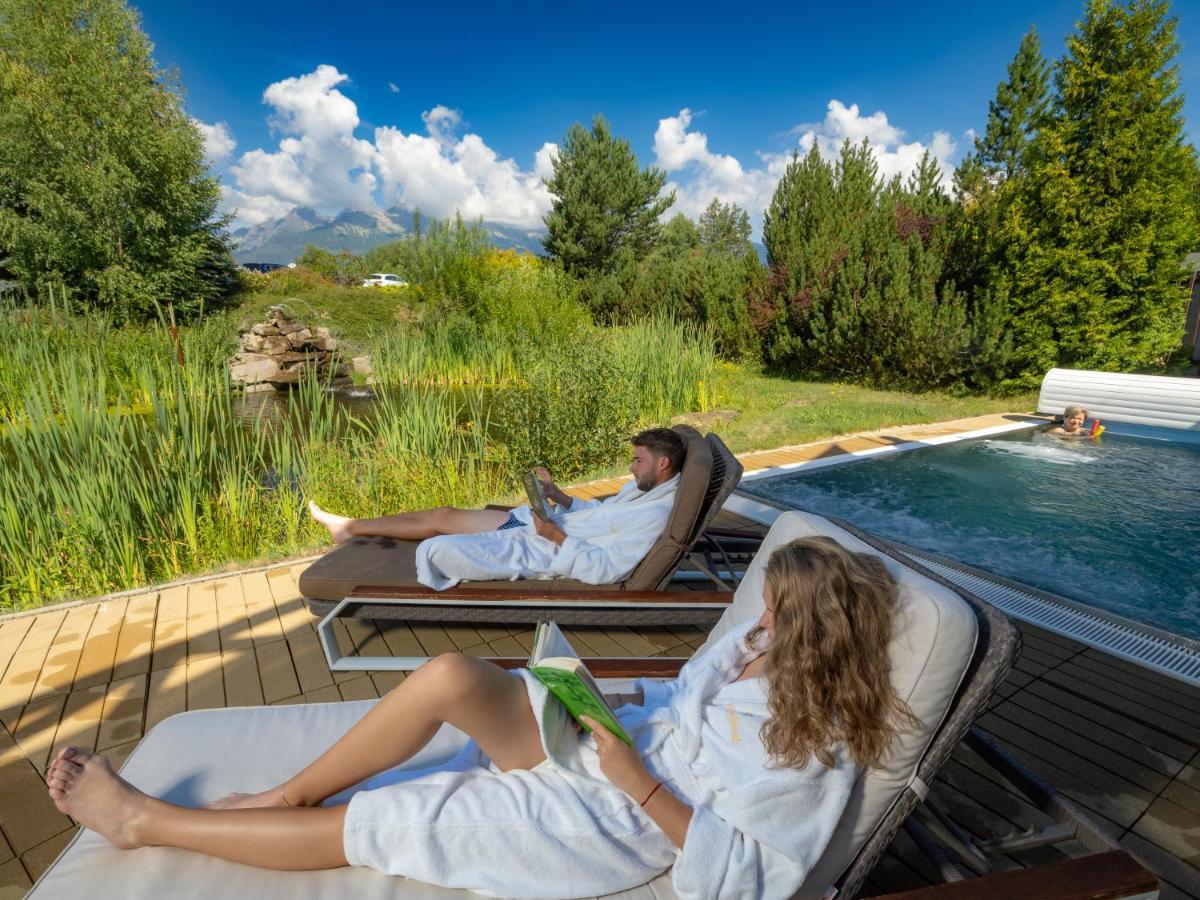 Hotel International Велика Ломниця Екстер'єр фото