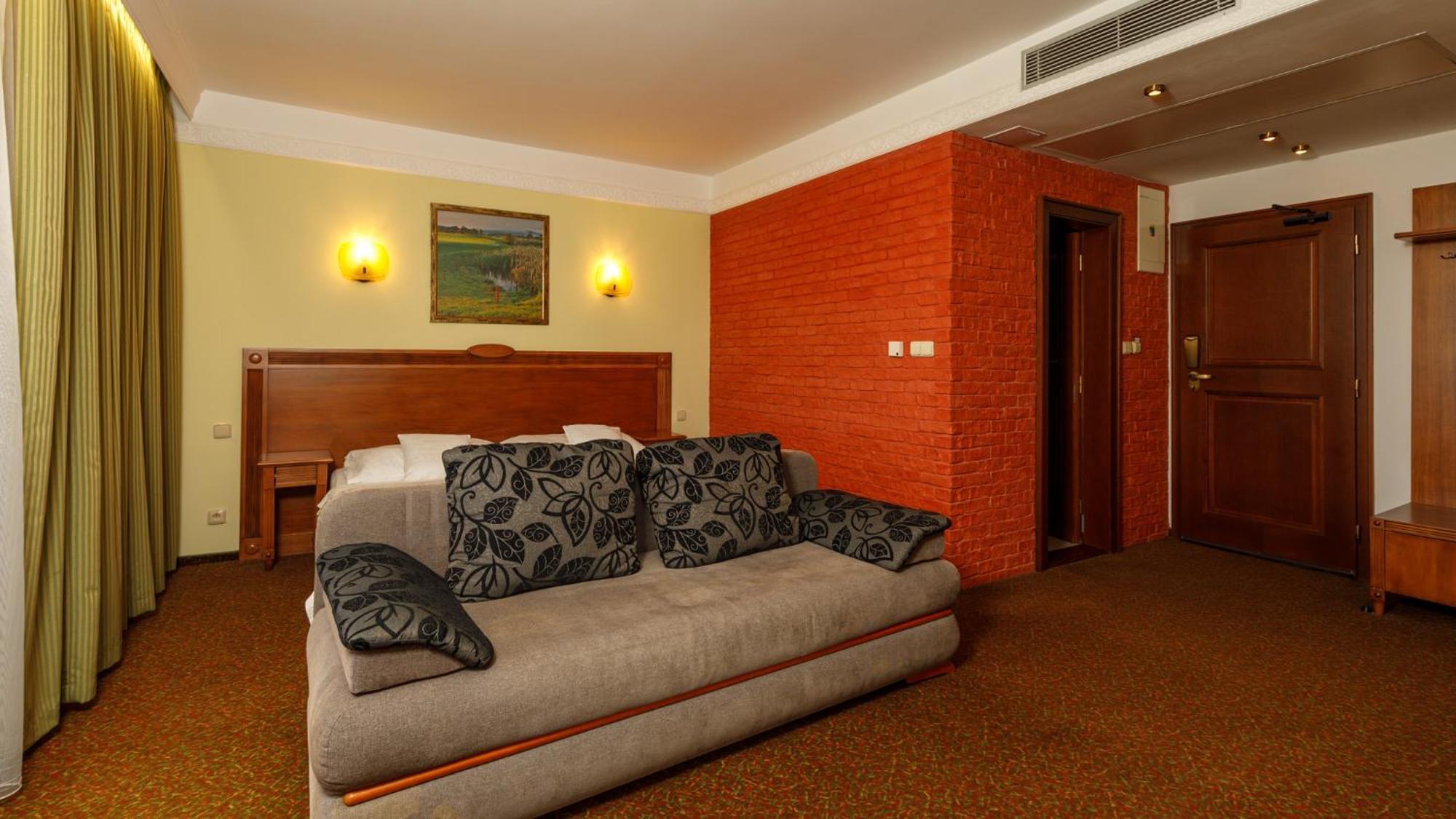 Hotel International Велика Ломниця Номер фото