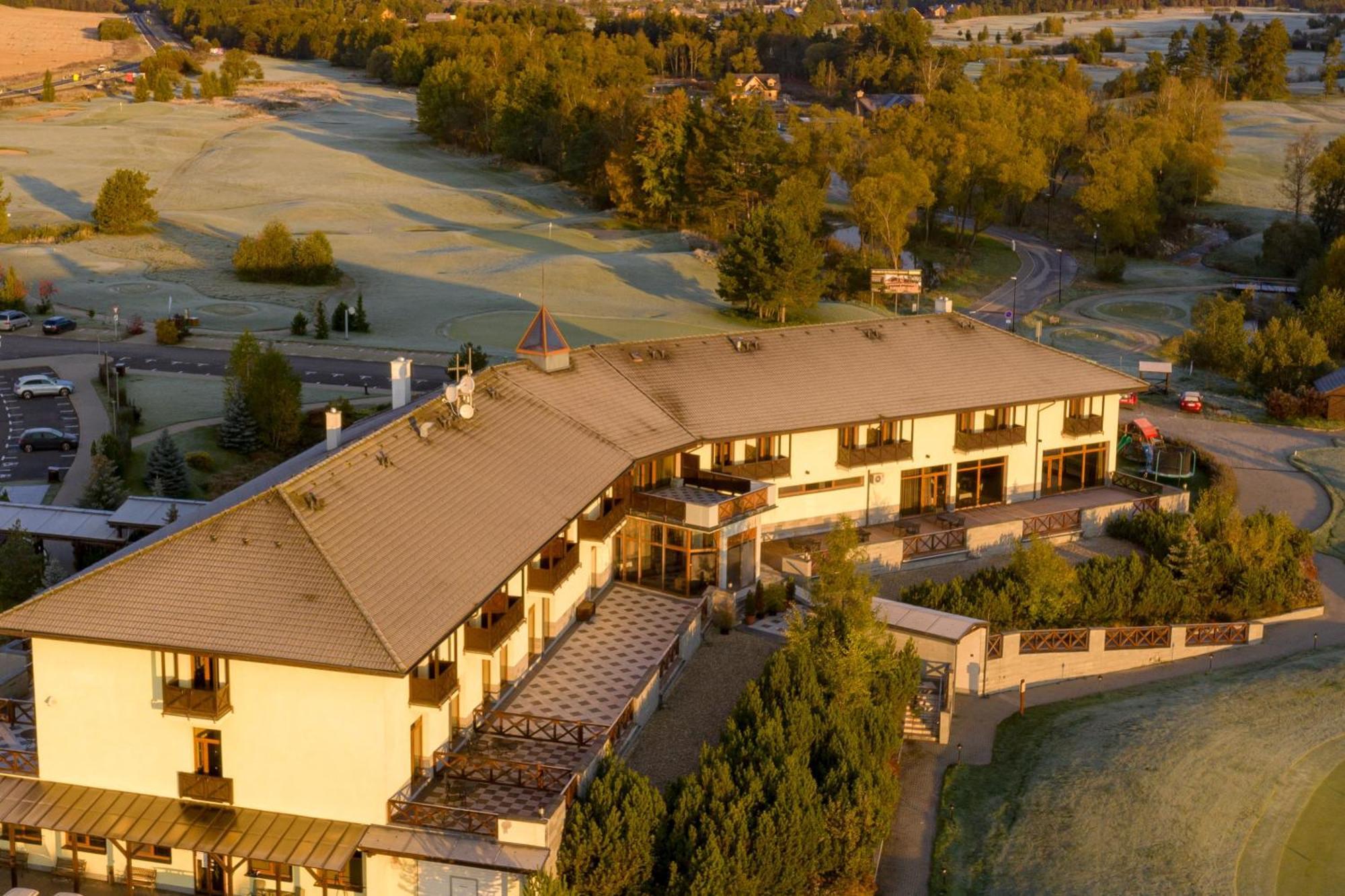 Hotel International Велика Ломниця Екстер'єр фото